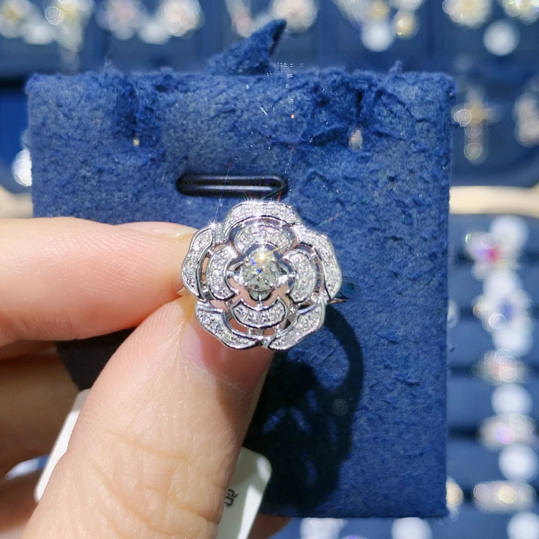 【闪购商品】铂Pt900镶嵌戒托钻石镂空山茶花重金4.8g