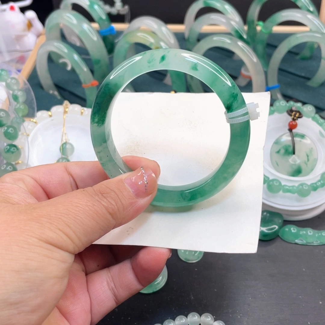 石英质玉未镶嵌手镯