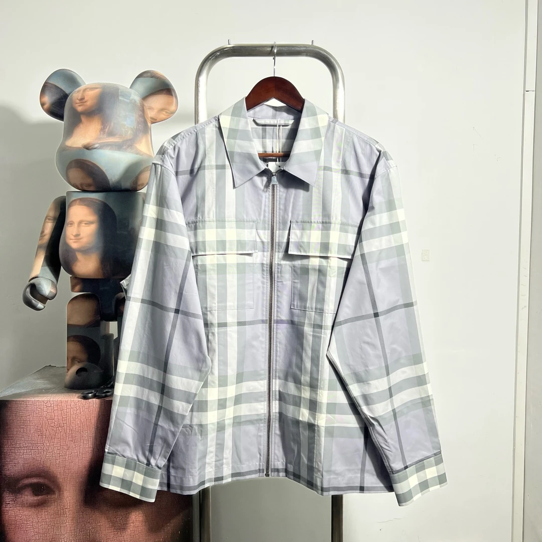 99新 BURBERRY/博柏利 巴宝莉格纹拉链外套U0709尺码：XL