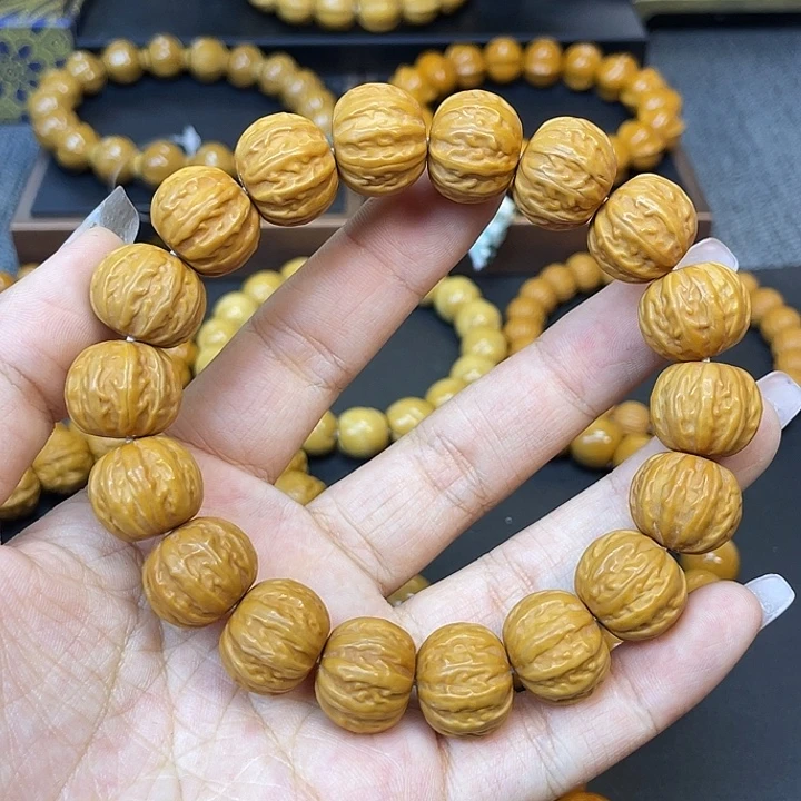 青***8吊坠猴头核桃猴头