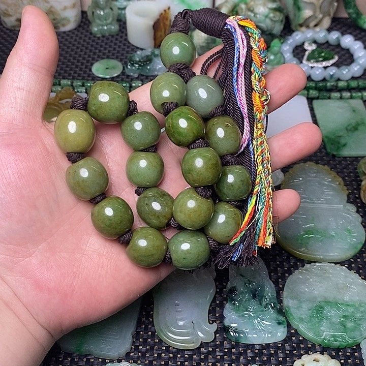 山***石翡翠未镶嵌颈饰缅甸天然翡翠手持