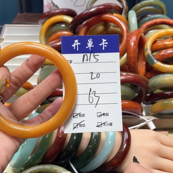 蛇纹石玉手镯未镶嵌小*女