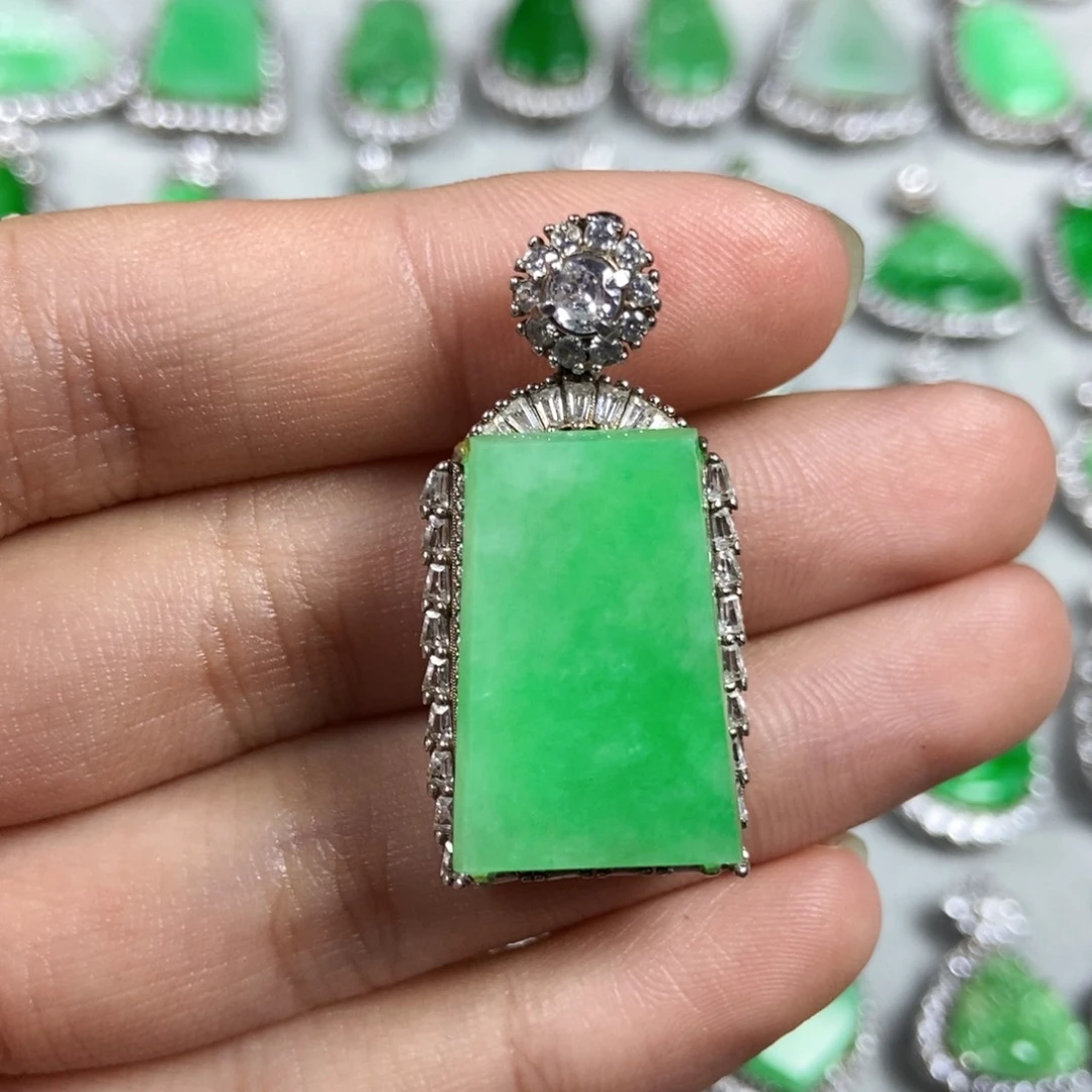 颈饰未镶嵌翡翠无事牌