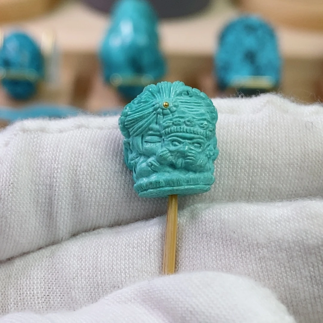 绿松石未镶嵌珠宝奇石