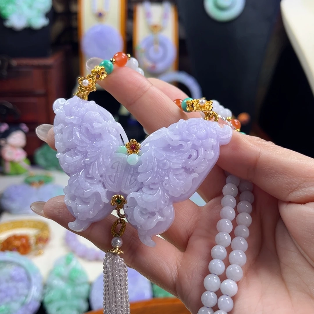 喵***主翡翠未镶嵌颈饰冰