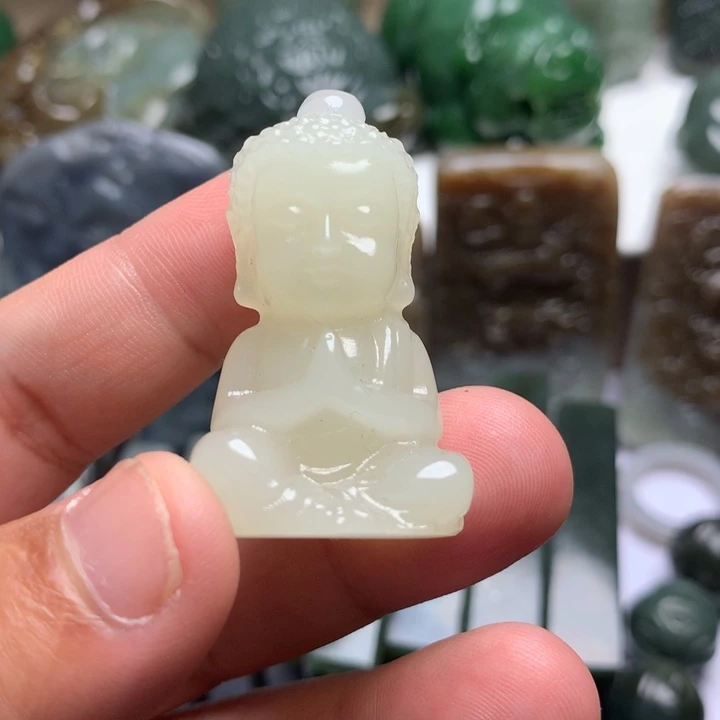 和田玉未镶嵌颈饰