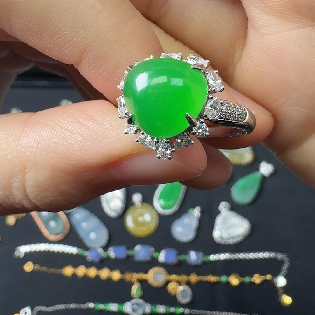 翡翠18K金镶嵌手链翡翠18k金镶嵌满绿戒指