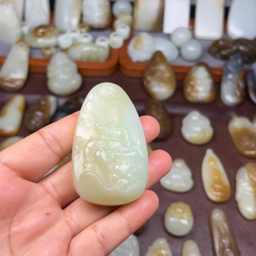 和田玉（糖玉）未镶嵌颈饰