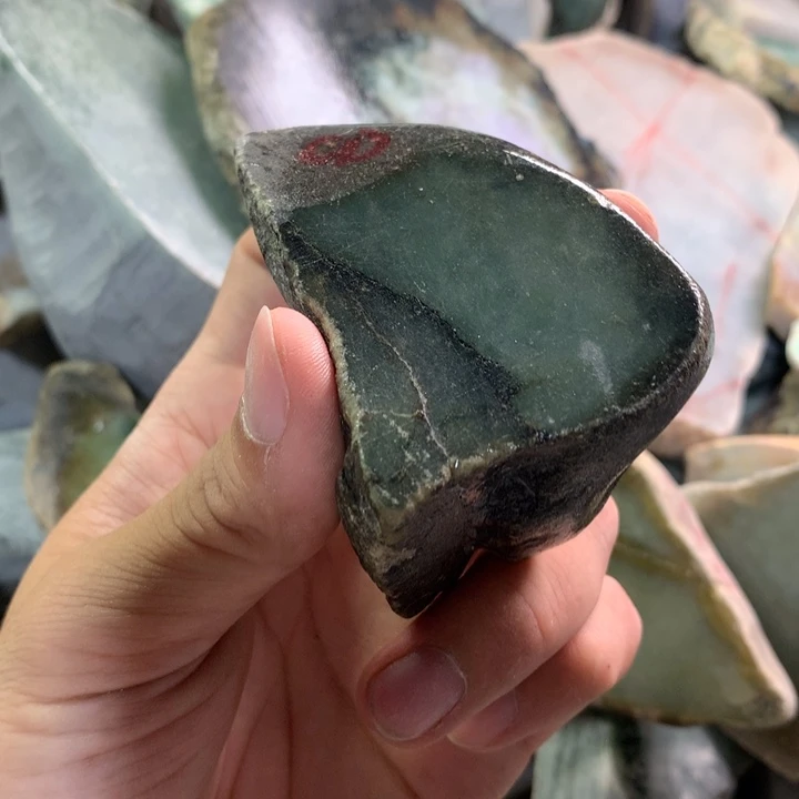 翡翠裸石3号油青取挂件