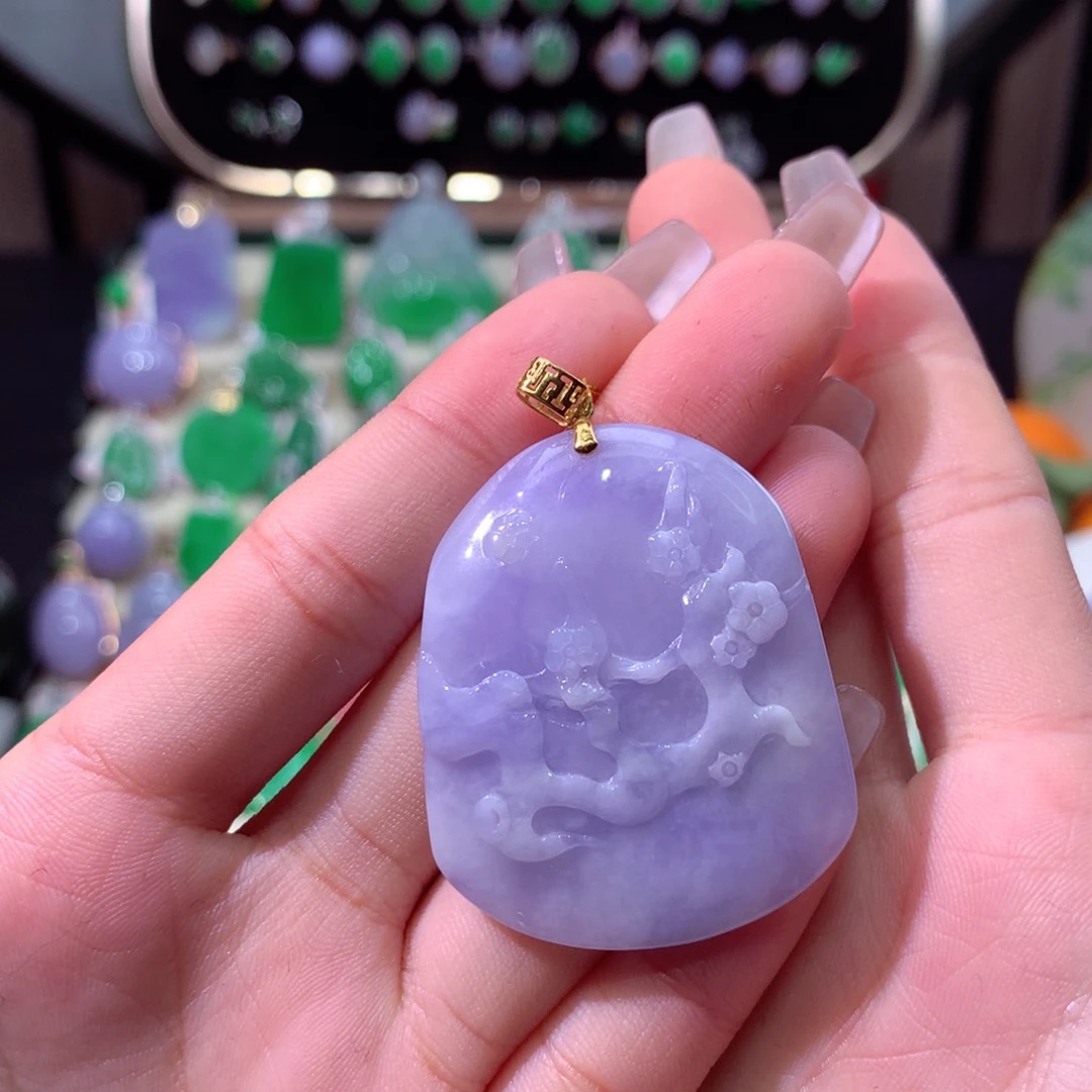 翡翠颈饰18K金镶嵌翡翠