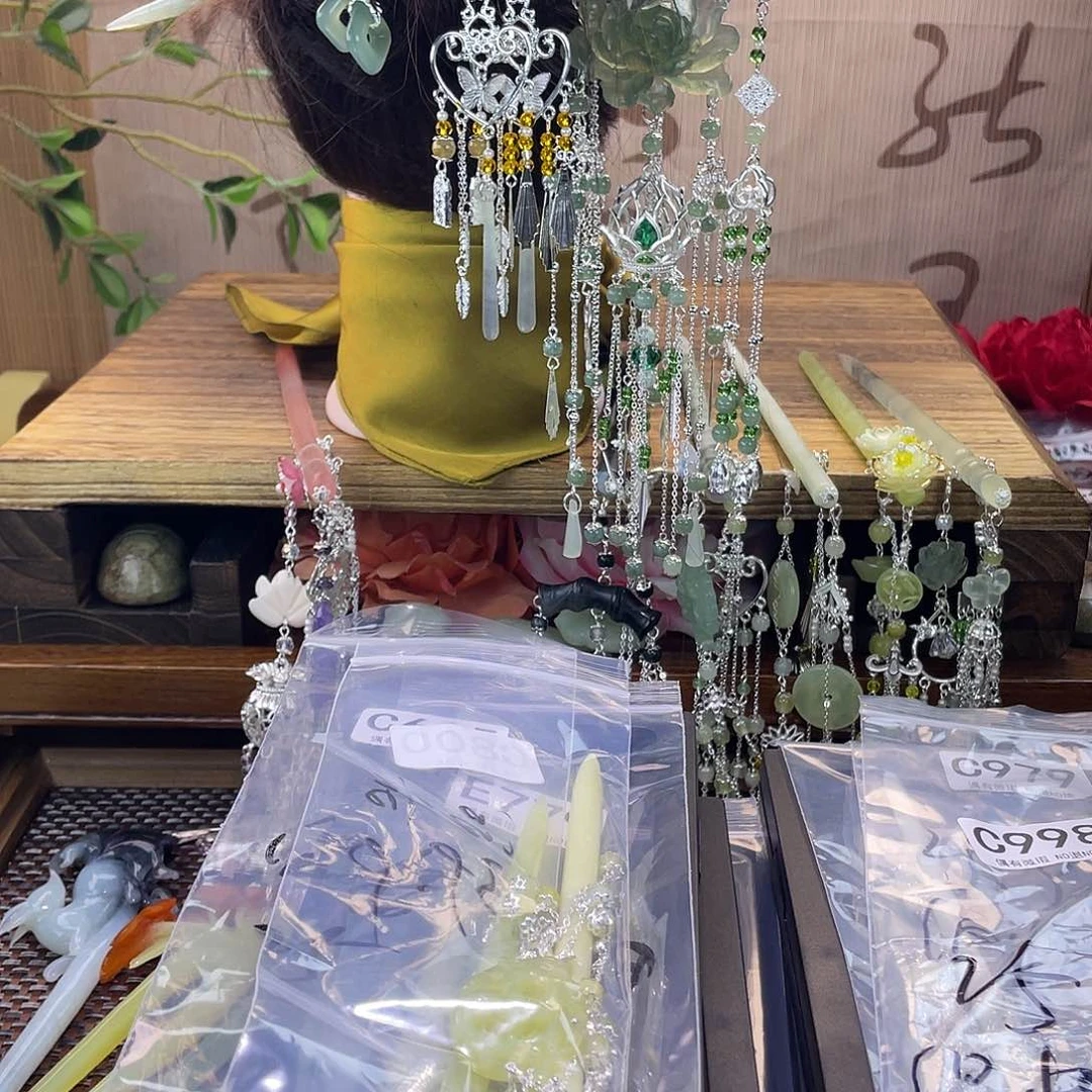 蛇纹石玉未镶嵌发饰温*