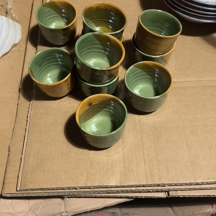 10个绿黄杯子陶瓷