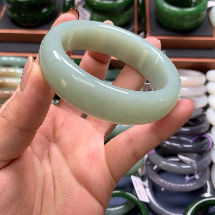 【闪购商品】未镶嵌手镯和田玉