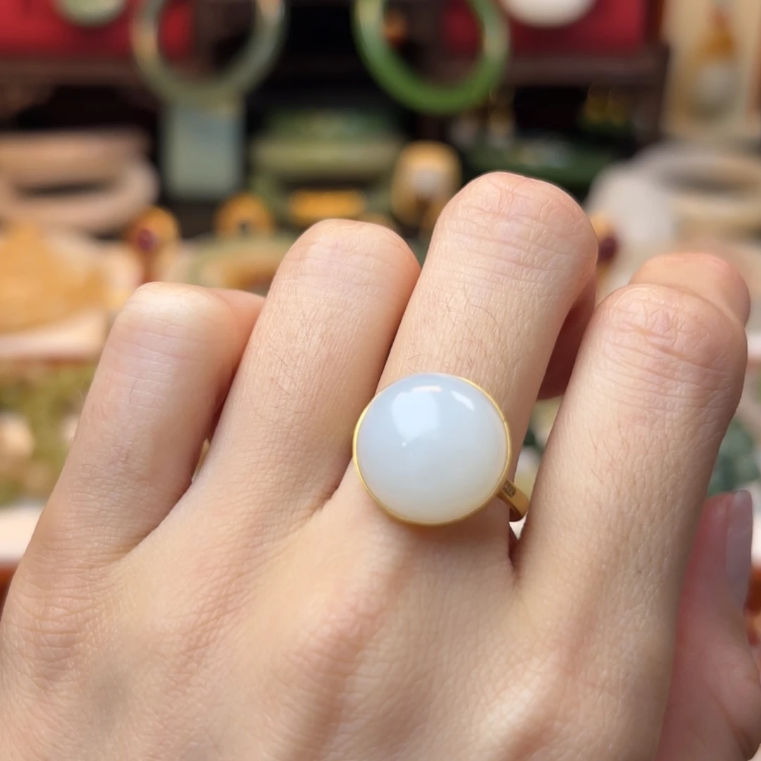 和田玉戒指18K金镶嵌