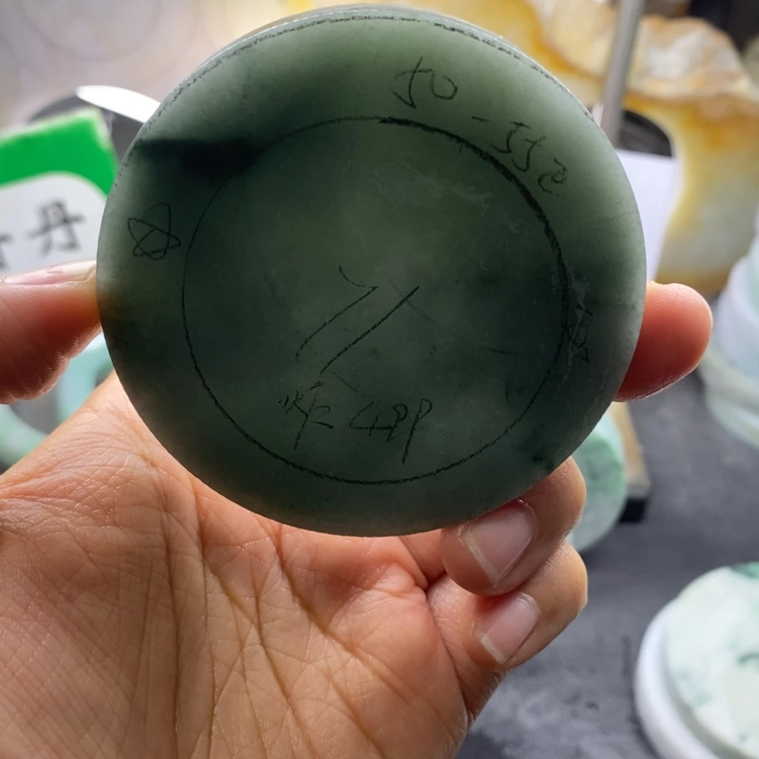 定制翡翠未镶嵌翡翠手镯