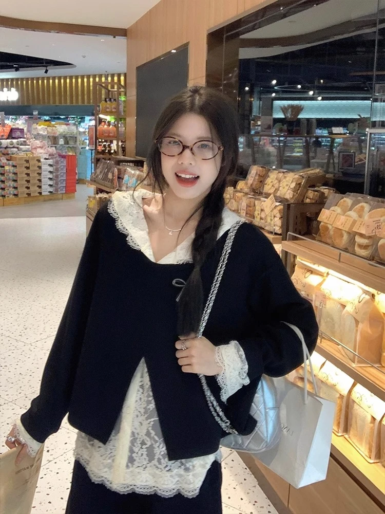 春季慵懒风穿搭两件套女蕾丝连帽背心下摆开叉圆领带胸针外套上衣