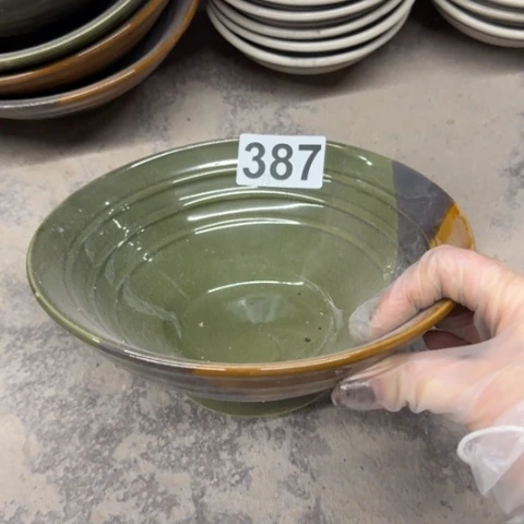 泥塑斗笠大碗一只微瑕品