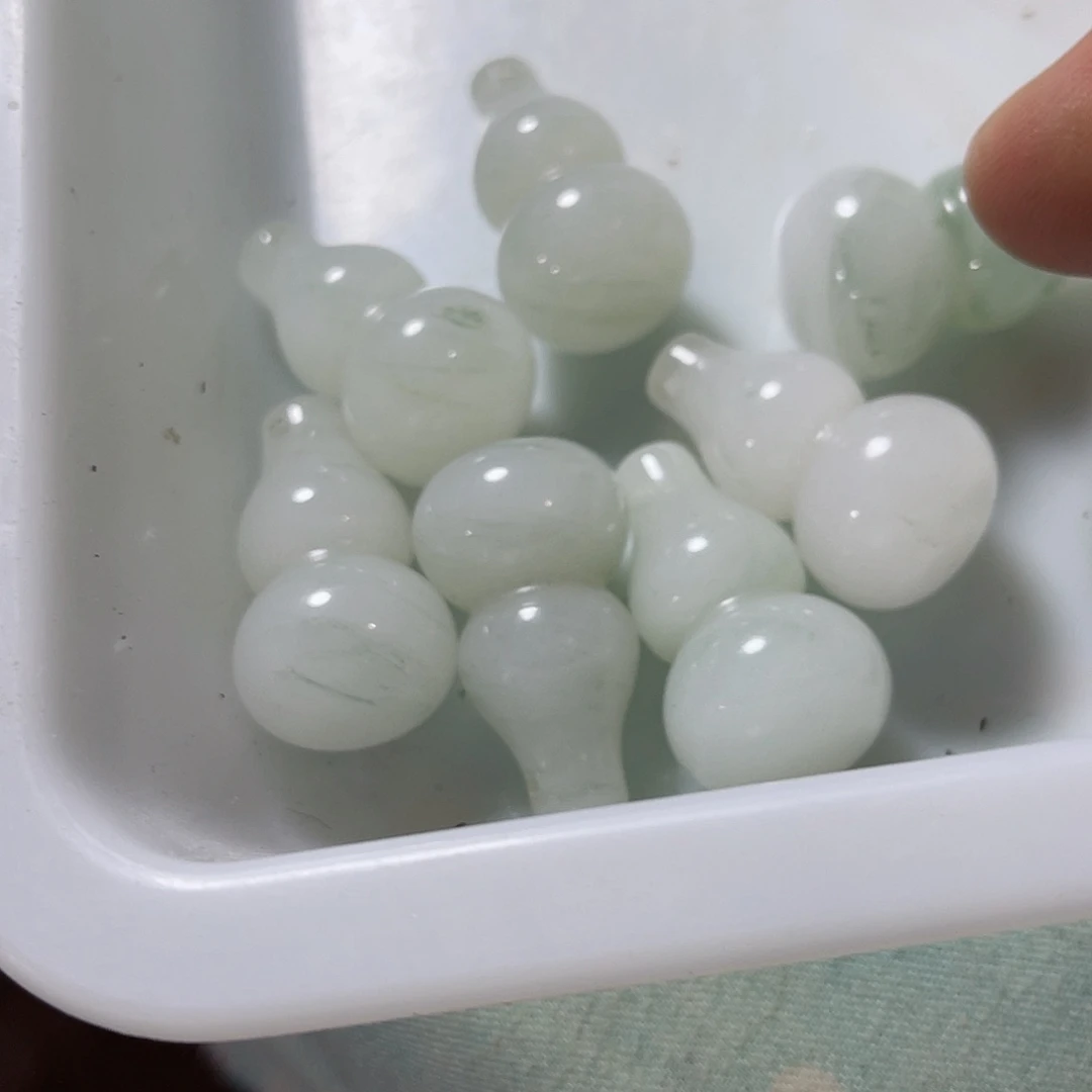 石英质玉颈饰未镶嵌