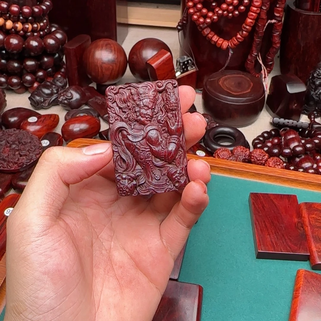 敬***曜檀香紫檀（小叶紫檀）