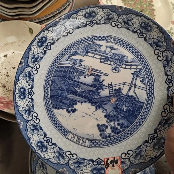 陶瓷盘子碗啥都有
