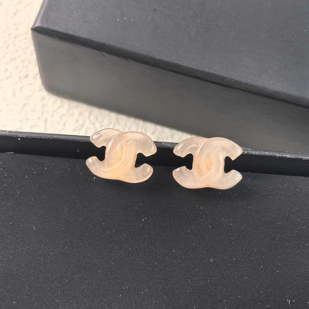 95新 Chanel/香奈儿 泡泡中古Chanel藕粉色亚克力双C耳钉