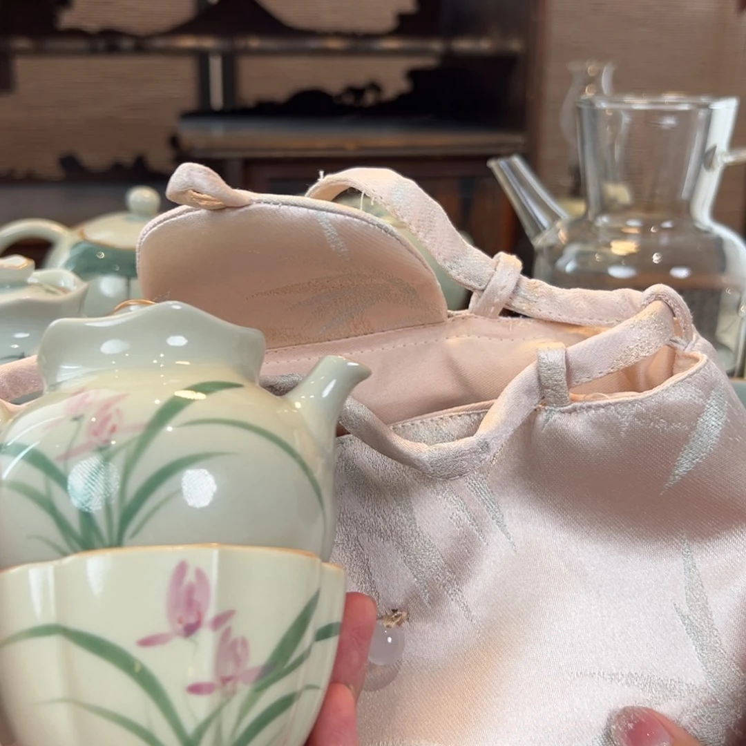 茶具等产品的生产和销售为一体而