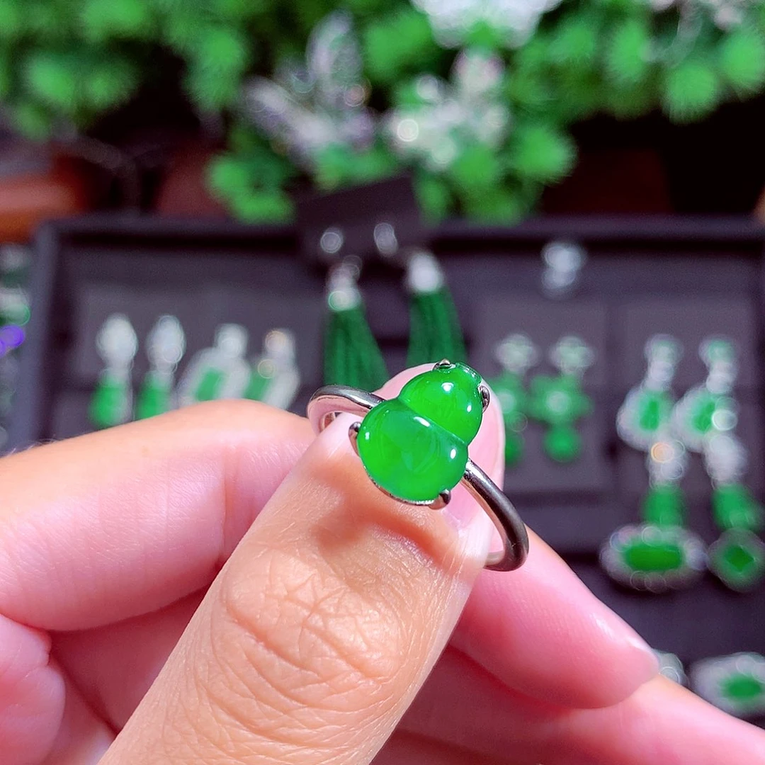 颈饰未镶嵌翡翠天然