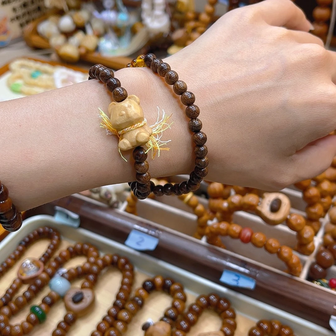 库克无事牌檀木小熊配花珀