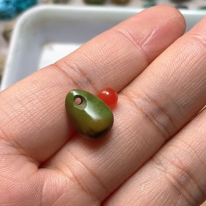 颈饰未镶嵌南红玛瑙