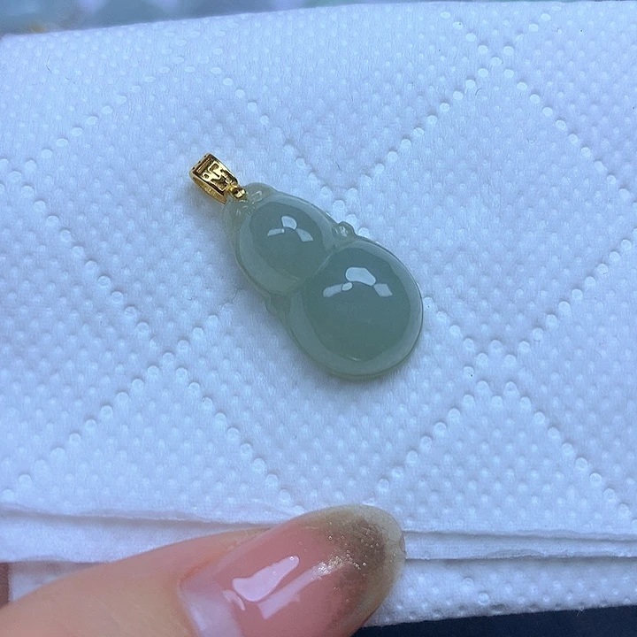 翡翠未镶嵌颈饰挂件