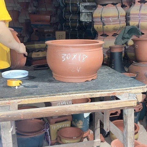 紫砂花盆小鱼缸红色