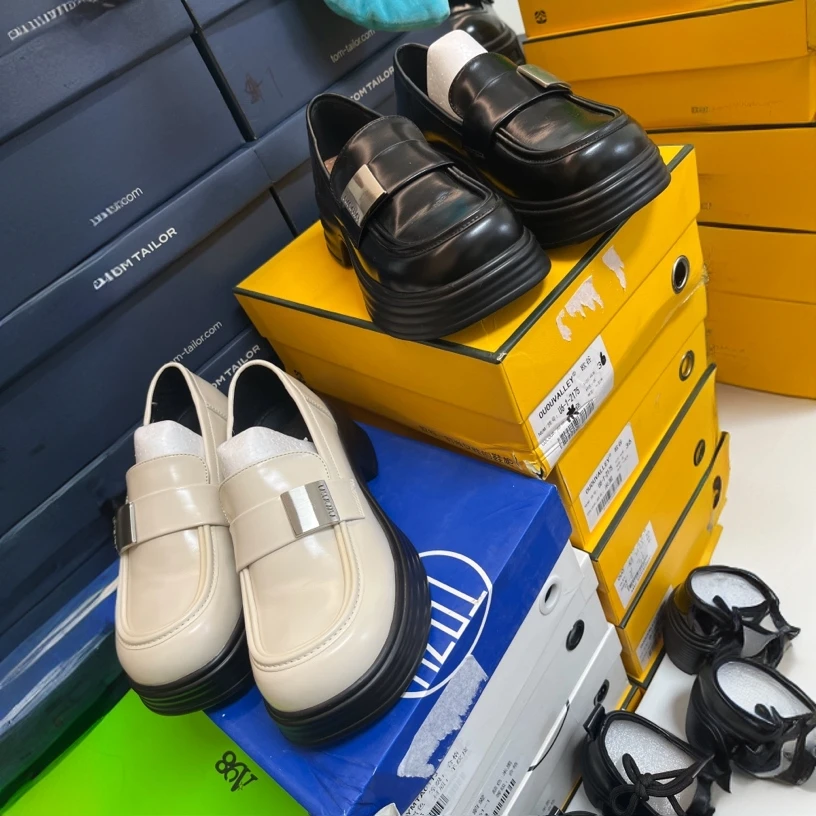 欧谷女士精品百搭皮鞋