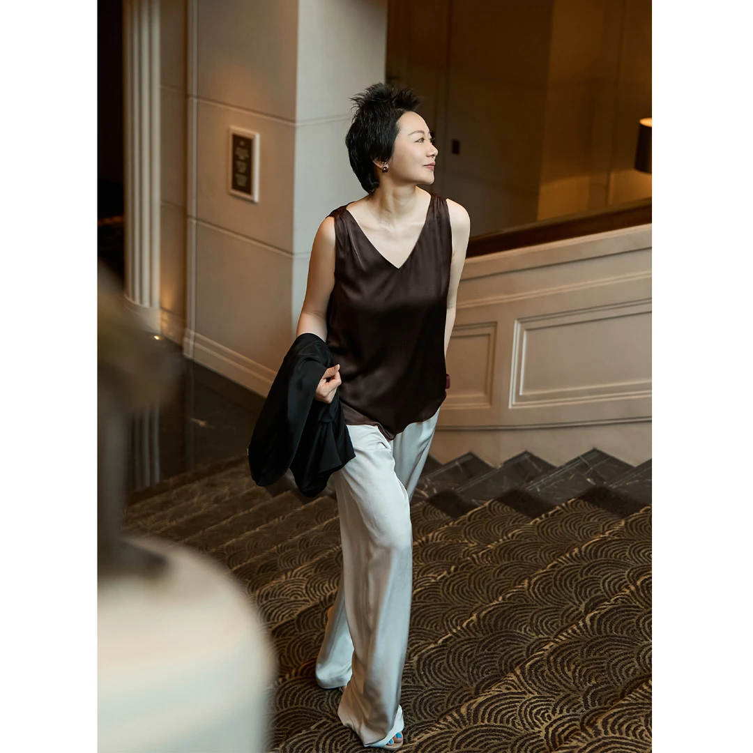 TOFOD 香草咖啡 双层丝丝吊带 高级背心V领上衣无袖外穿内搭打底