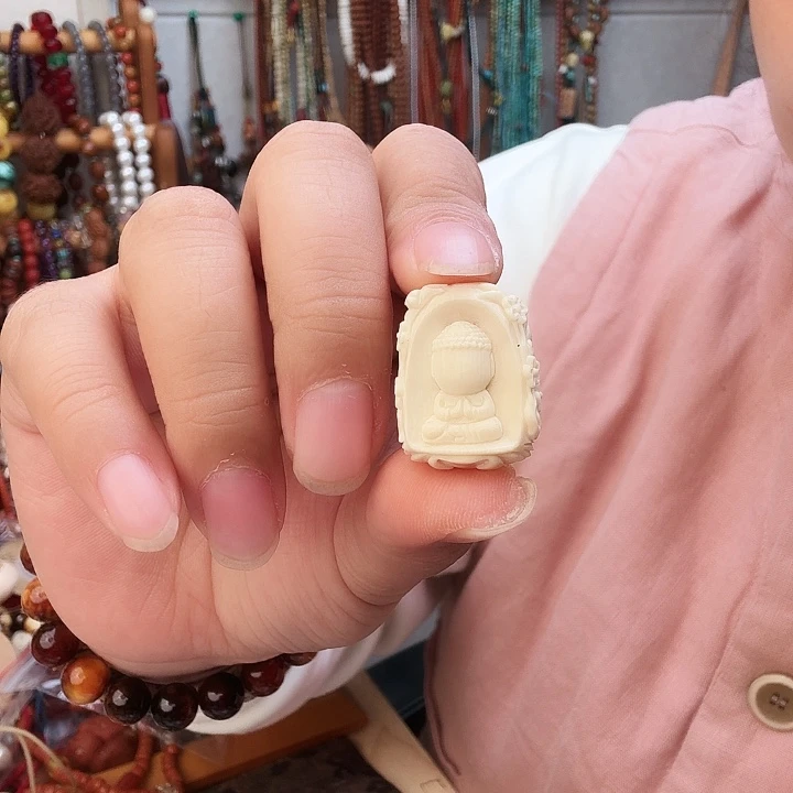 南红玛瑙手链未镶嵌快****?