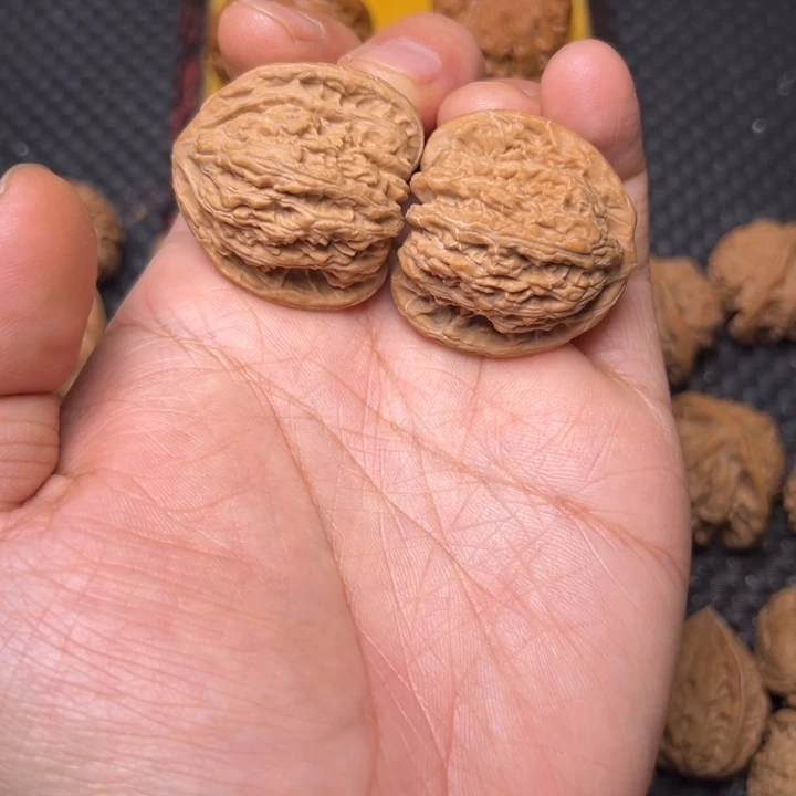 文玩核桃吊坠密纹