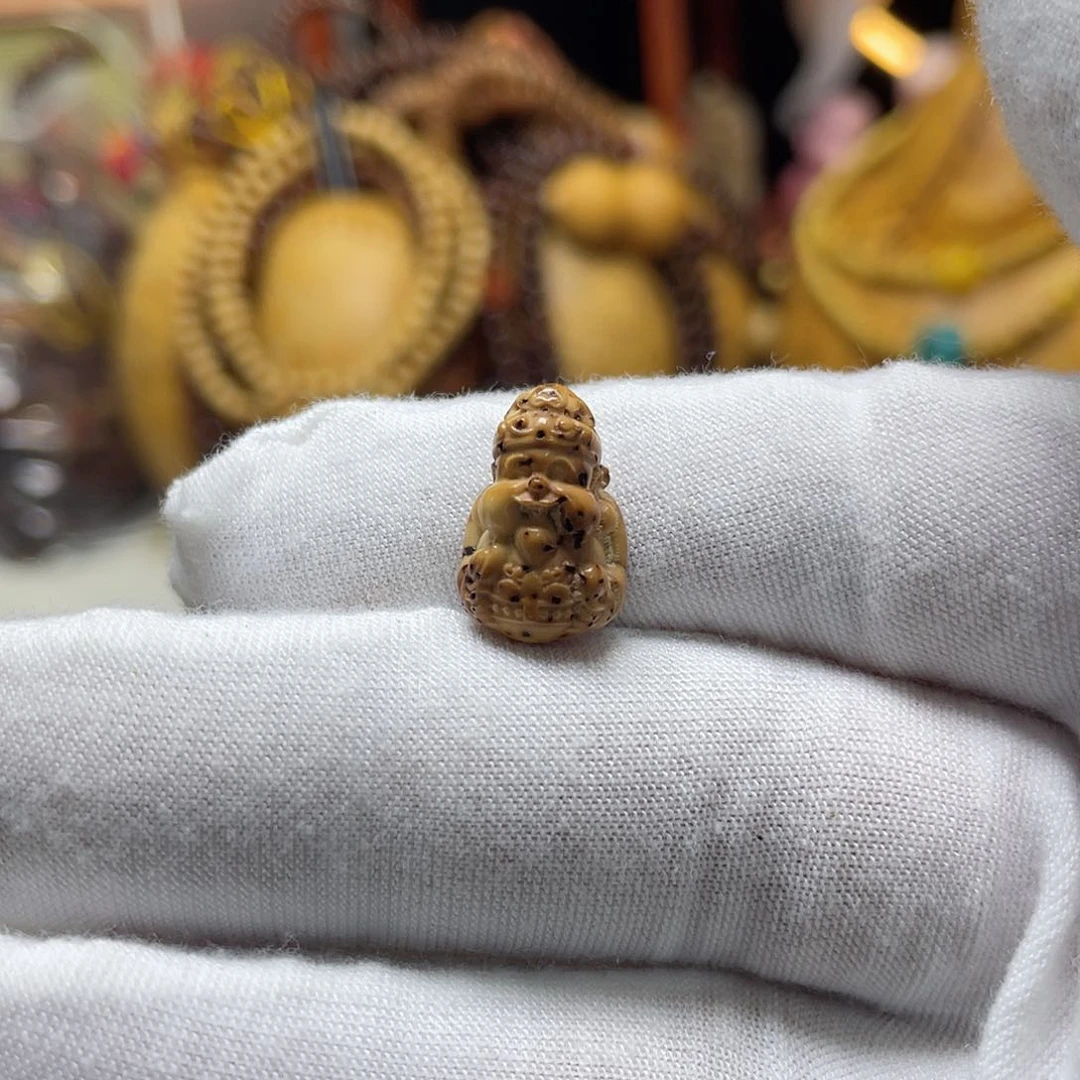 手串星月菩提雕刻财神金花虎皮侧挂