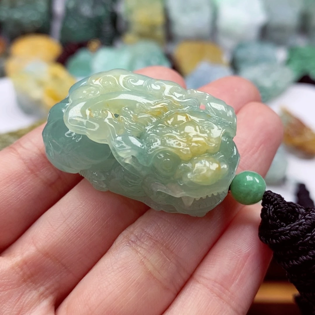 翡翠颈饰未镶嵌翡翠