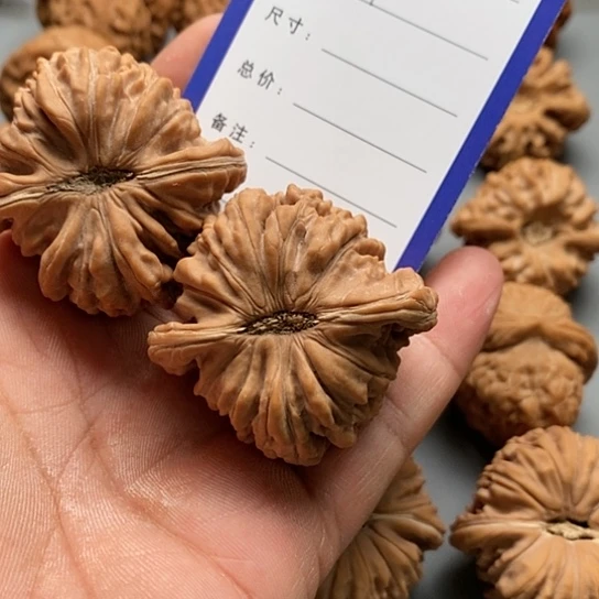 文玩核桃吊坠哦*尬四座楼