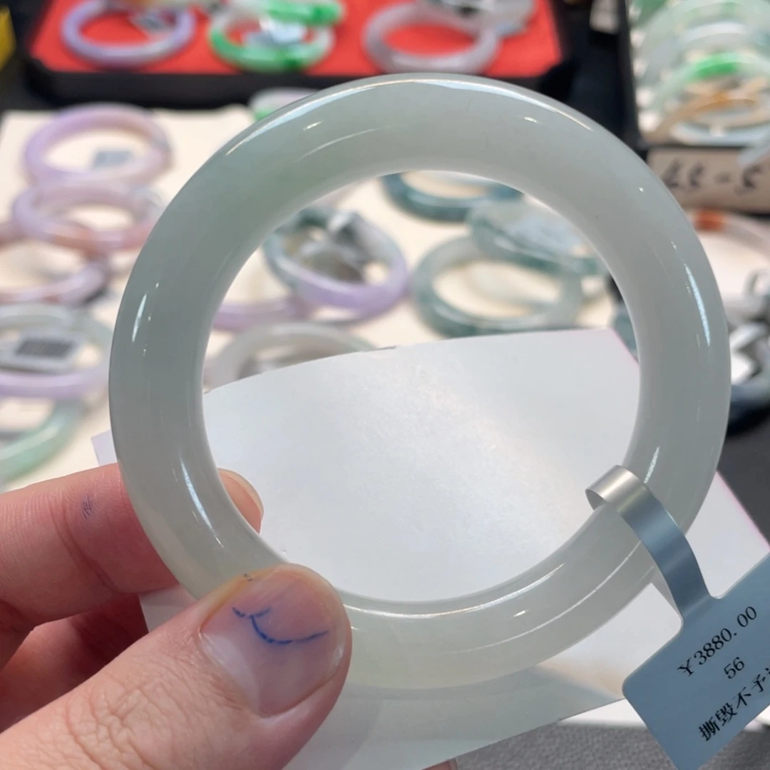 翡翠未镶嵌手镯142号 56圆条 有纹