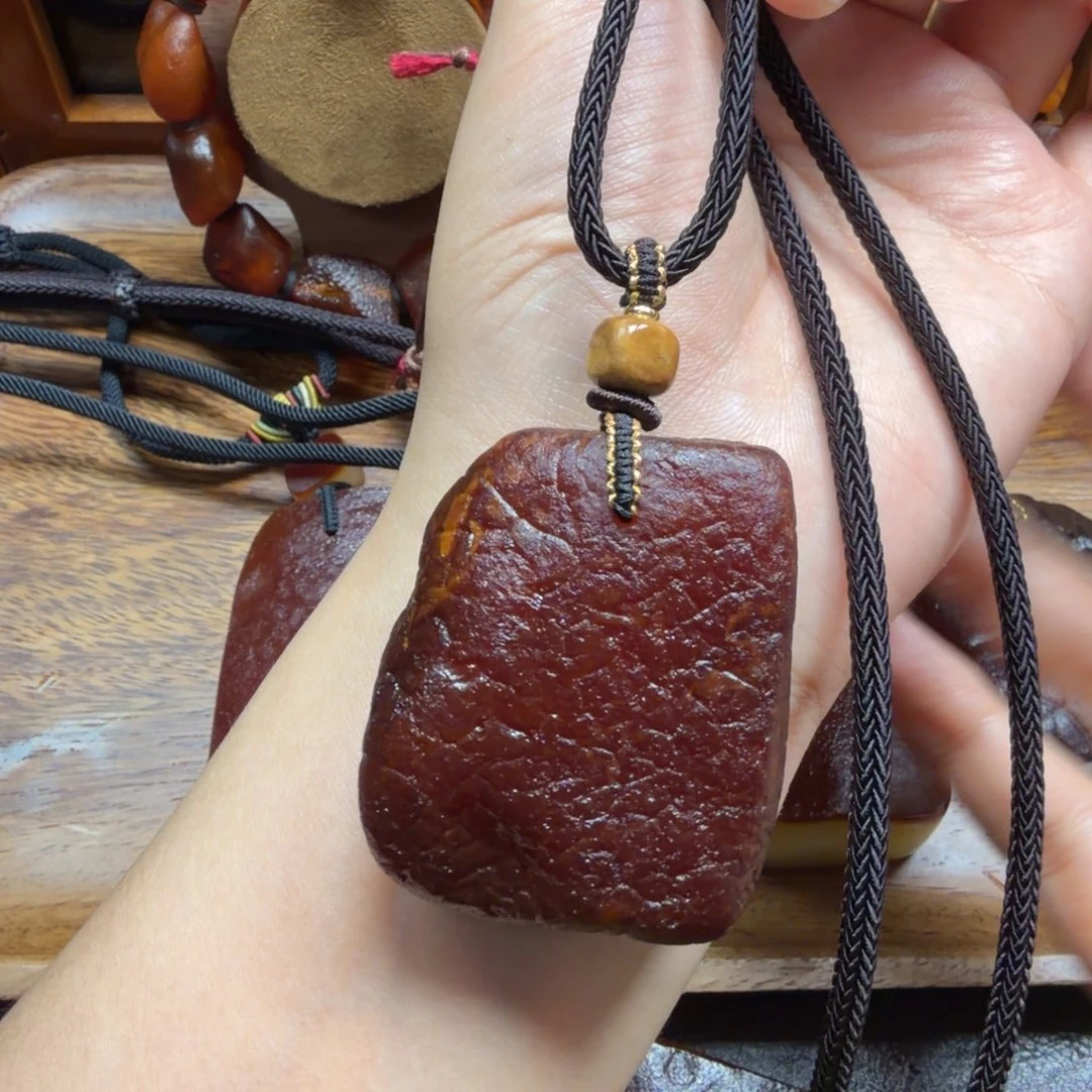 琥珀未镶嵌吊坠(赠链)