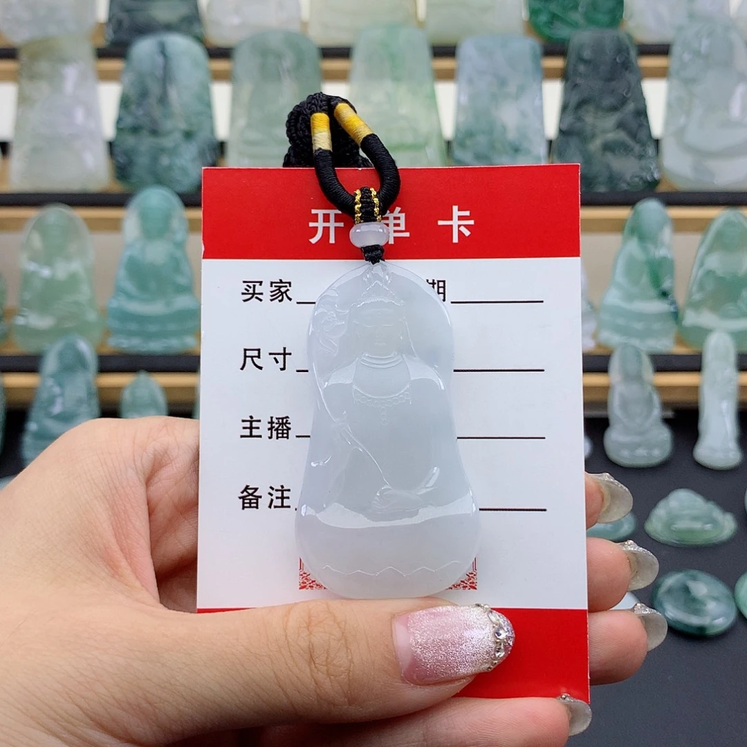 翡翠未镶嵌颈饰观音