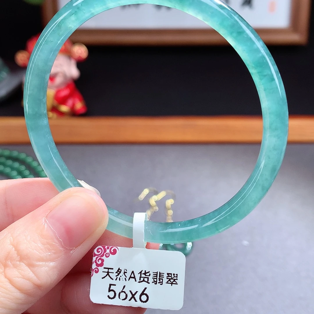 翡翠手镯（圆镯）未镶嵌