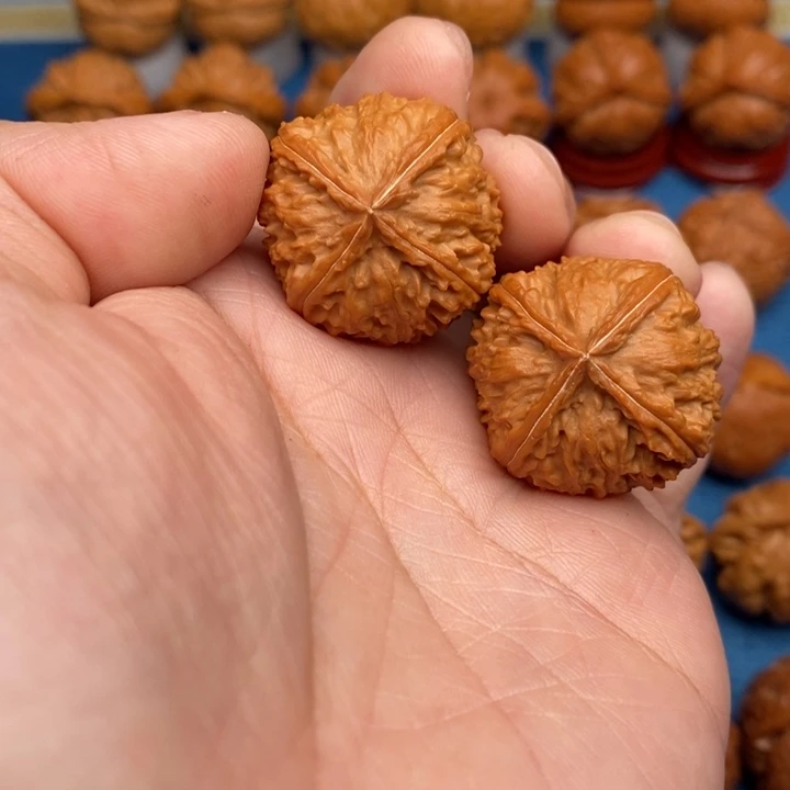 把件文玩核桃四棱