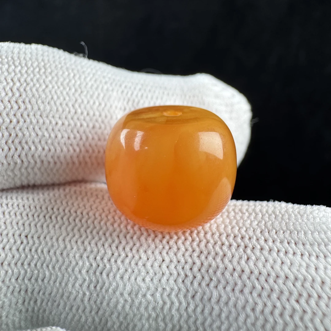 A6760天然原矿蜜蜡 鸡油红墩子 14.8*11.8mm支持复检