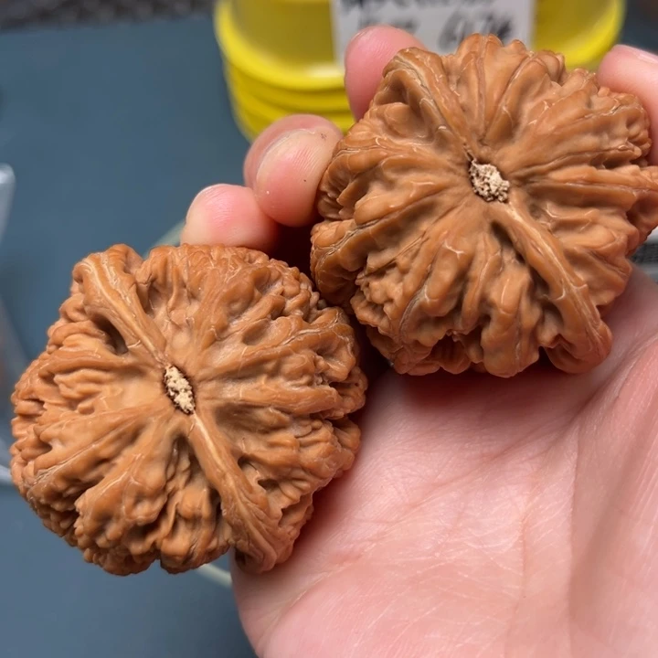 文玩核桃吊坠47-35573-05