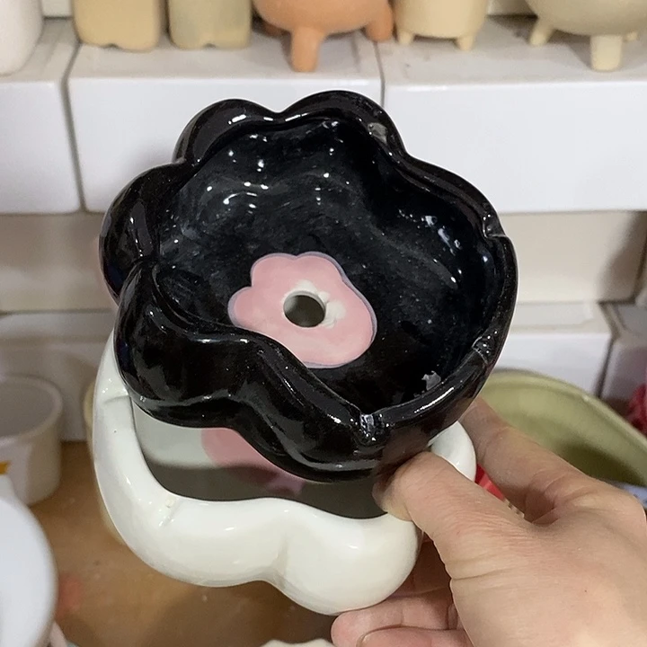 陶盆有孔 瑕疵针孔漏釉介意勿拍外高 4.5外口12