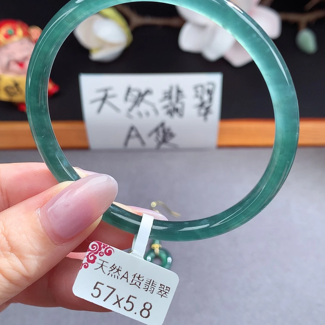 翡翠手镯（圆镯）未镶嵌