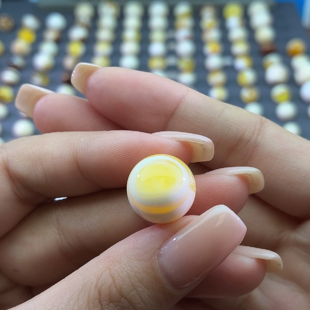 琥珀未镶嵌裸石14.9mm