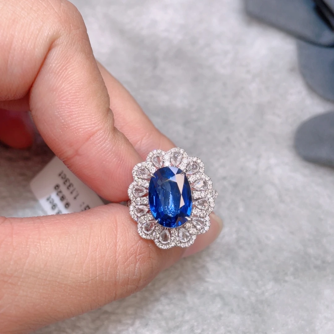 戒指18K金镶嵌蓝宝石3.9ct 皇家蓝