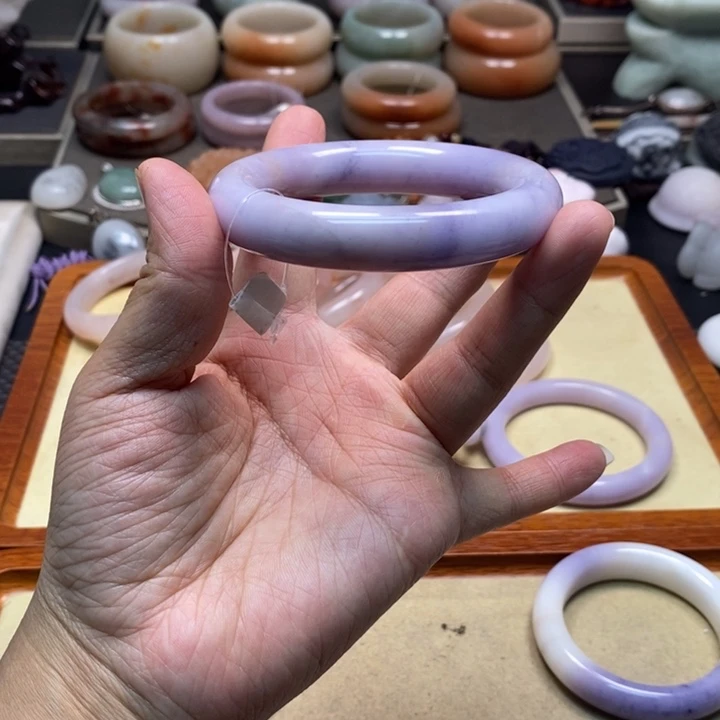 隔***~未镶嵌58石英质玉